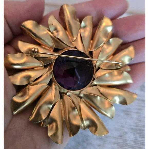 Vintage Style Gold Tone Flower Brooch Purple Blue Faceted Center Statement #351 - Picture 8 of 10
